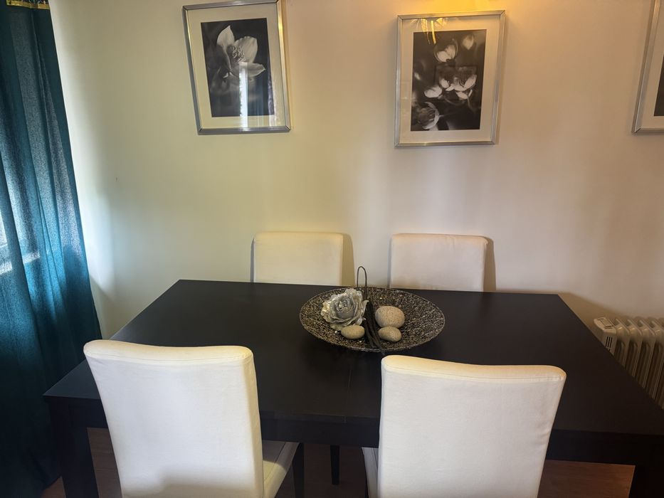 Mesa ikea com 4 cadeiras forradas