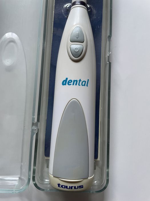 Электрическая зубная щетка Taurus на батарейках