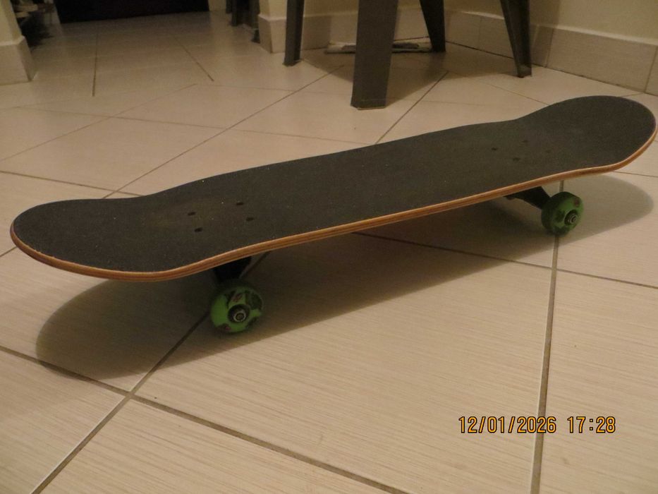 rewelacyjna amerykańska deskorolka Powell Peralta Skull &Sword idealna