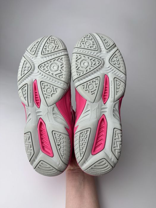 37р. Кросівки Mizuno Lightning Star Z4