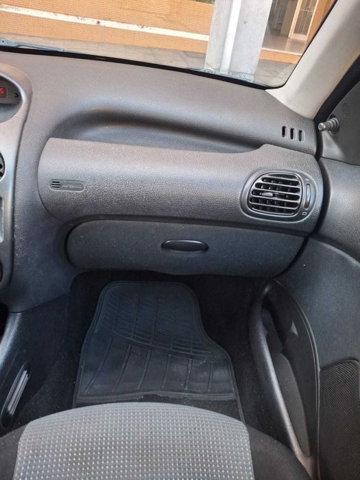Peugeot 206- 2005 - SW Diesel – 209.000 km – 1.500 €