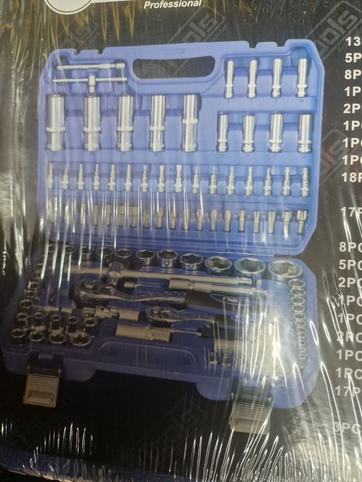 Mala de ferramentas com jogo de chaves de caixa e roquetes de 1/2" e 1/4" (f com 108 peças
