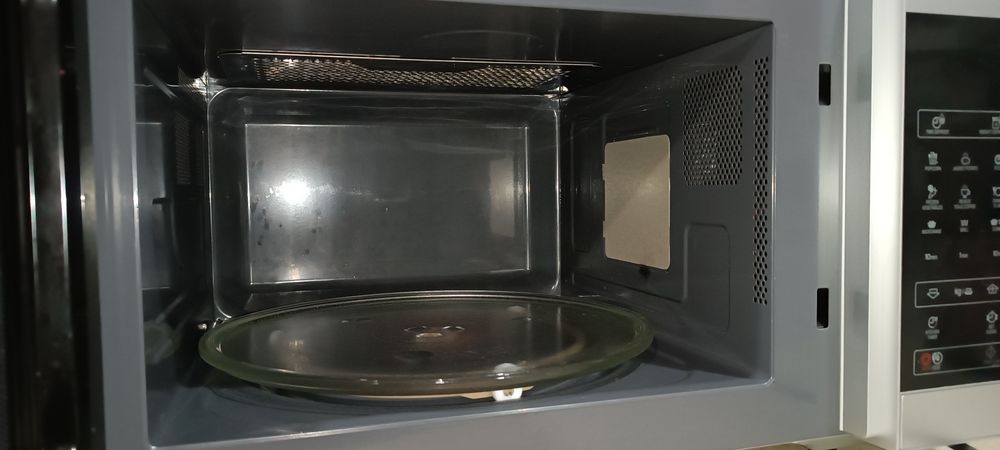 Mikrofalówka SHARP YC-MS02E-S