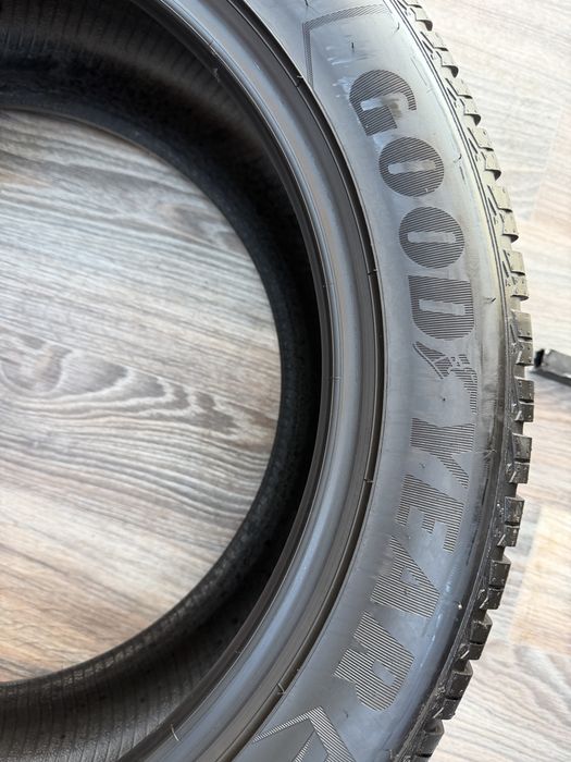 Шини Goodyear 285/45/R20
