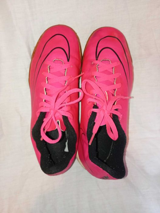 Nike детские бутсы 34 р. 21,5 см. по стельке.