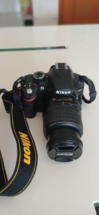 Vendo  Nikon D3200