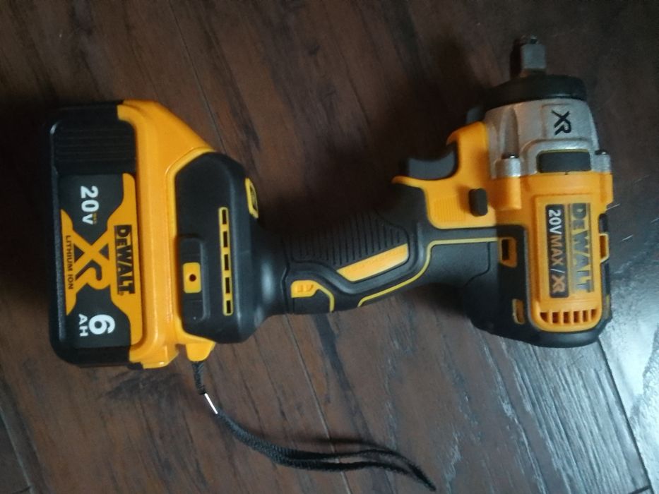klucz udarowy Dewalt DCF 880