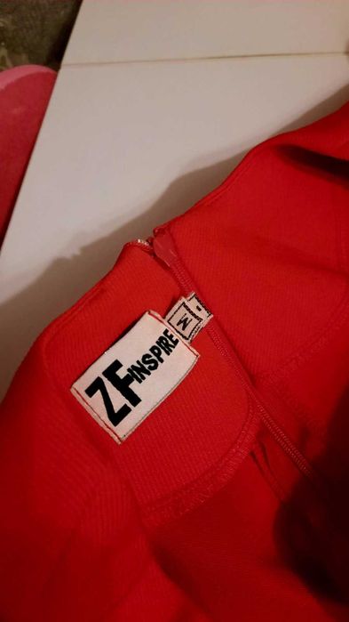 Яскрава червона сукня , праздничное платье красное