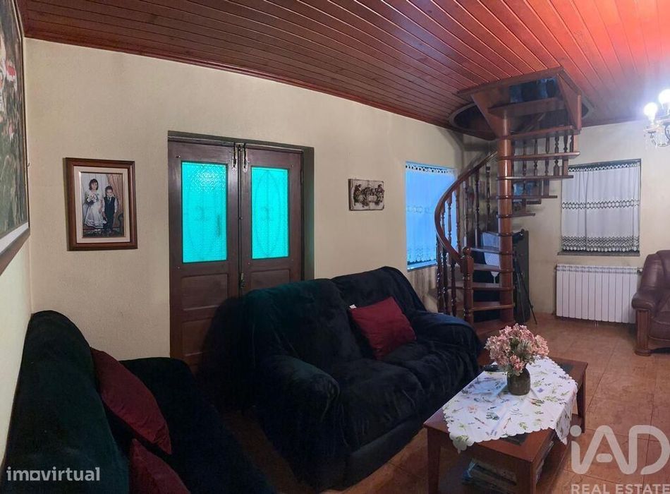 Quinta rural T4 em Valadares de 40000 m2