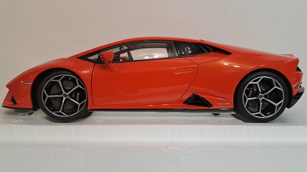 1/18 Lamborghini Hurancan EVO lr - AUTOArt 79214