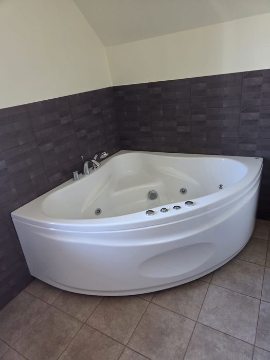Wanna z hydromasażem PoolSPA 140*140