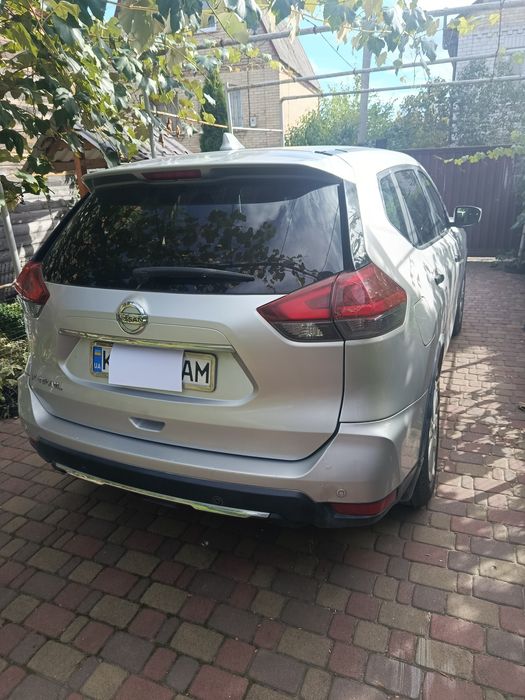 авто нісан рог 2017р