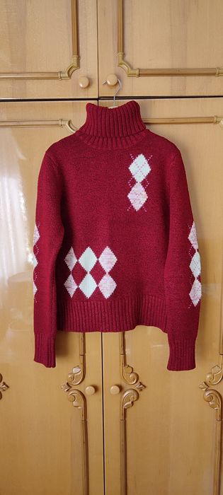 Светр новий яскравий