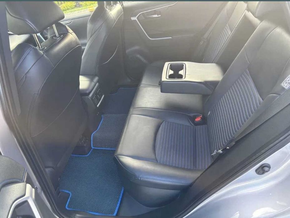 toyota rav4 hybryda, wersja selection