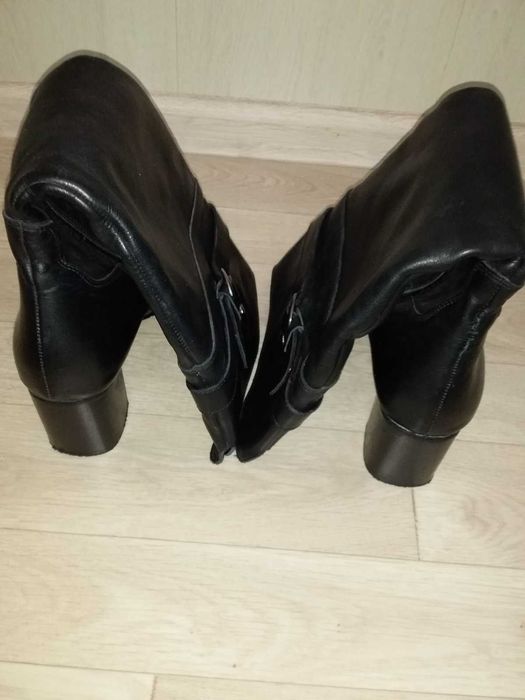 Шкіряні осінні жіночі чоботи