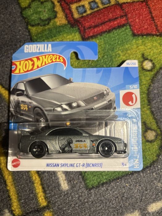 Hot Wheels Nissan Skyline GT-R R33 Godzilla  ( bialy i czarny)