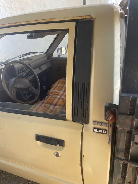 toyota hilux caixa aberta