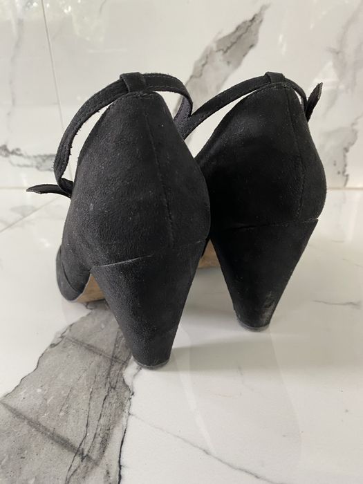 Buty na obcasie r. 38