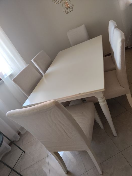 Conjunto mesa e 6 cadeiras