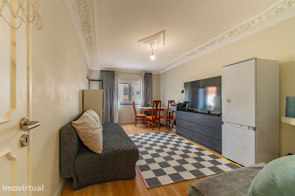 Apartamento de 4 assoalhadas na Amoreira