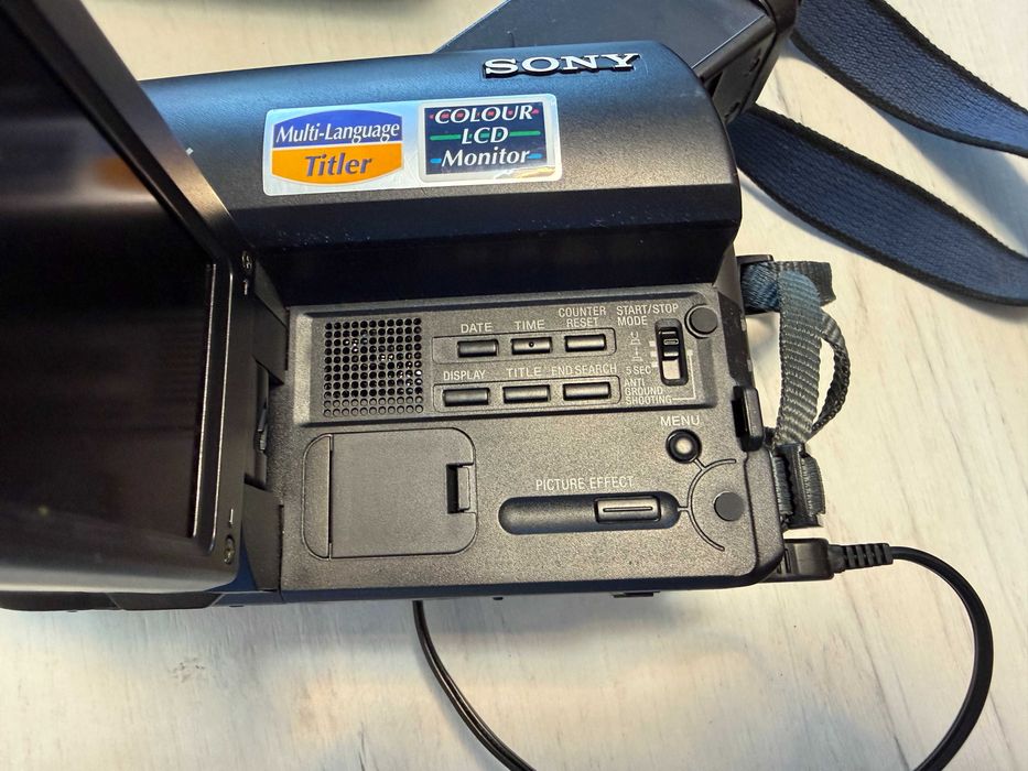 Відеокамера Sony CCD-TRV27E