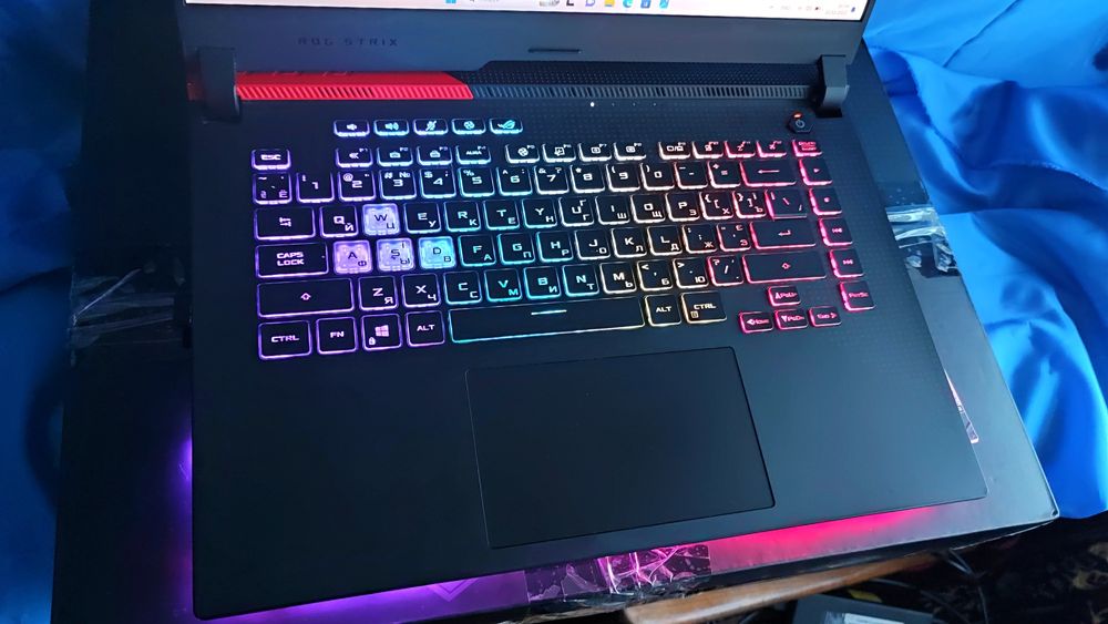 Asus rog r7-4800/rtx3050ti/16/512sdd m.2/strix g15g513 144hz