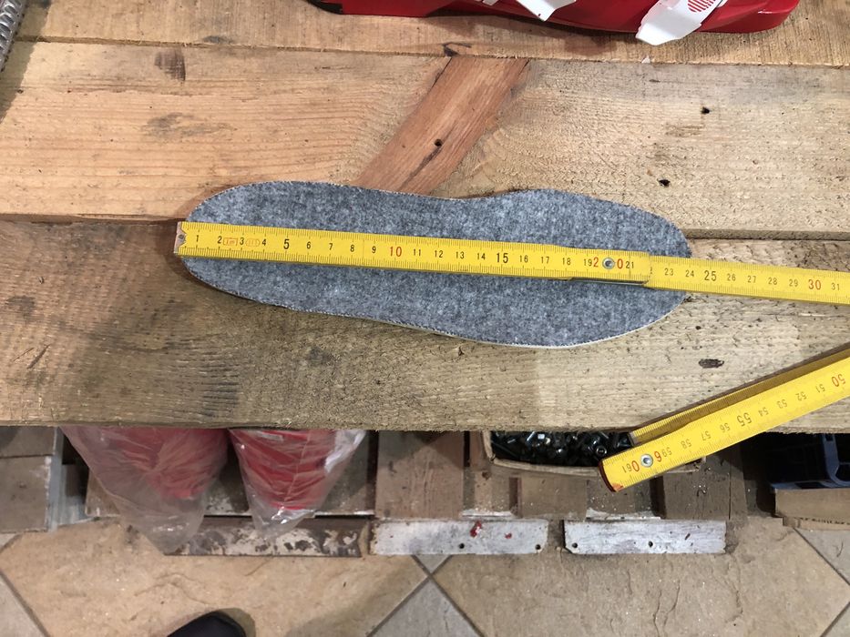 Продам чоботи лижні