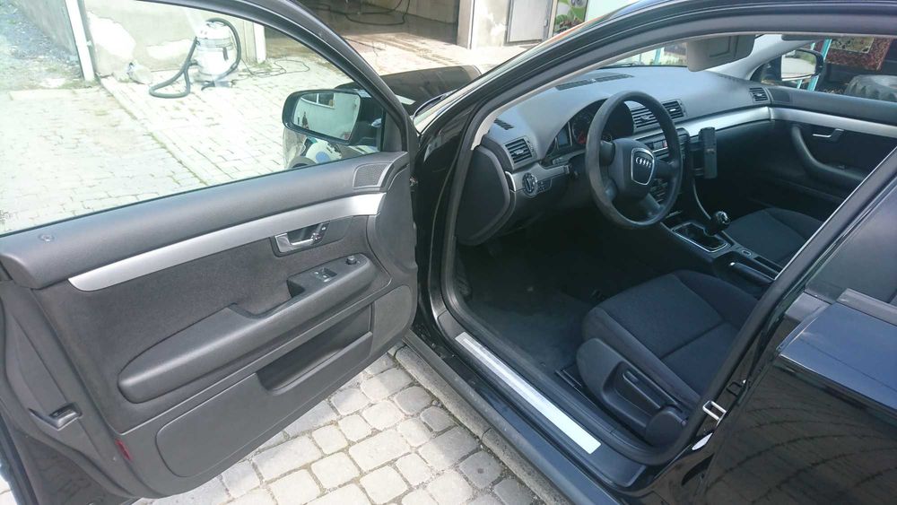 Автомобіль Audi A4