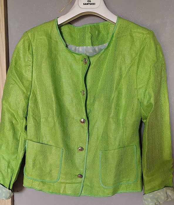 Krótki,prosty żakiet