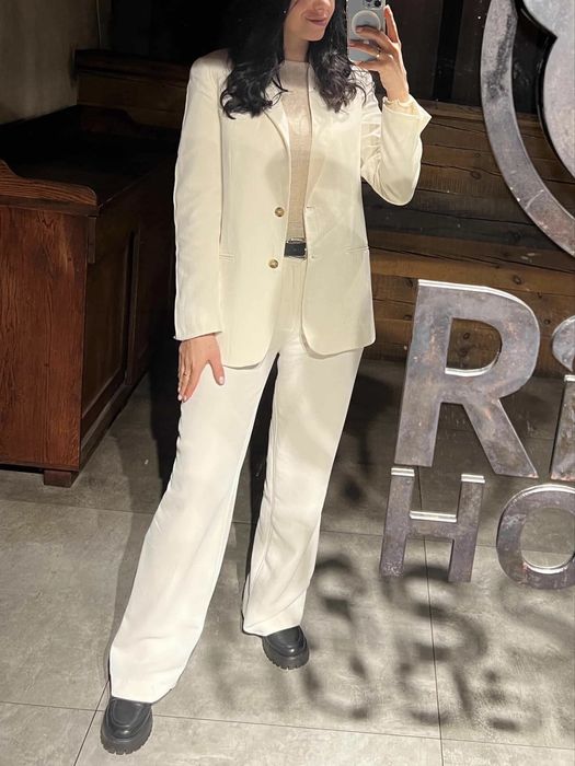 Костюм Zara білого кольору класичний