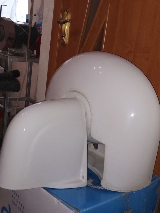 Умывальник " Тюльпан"Cersanit,Cостояние нового.