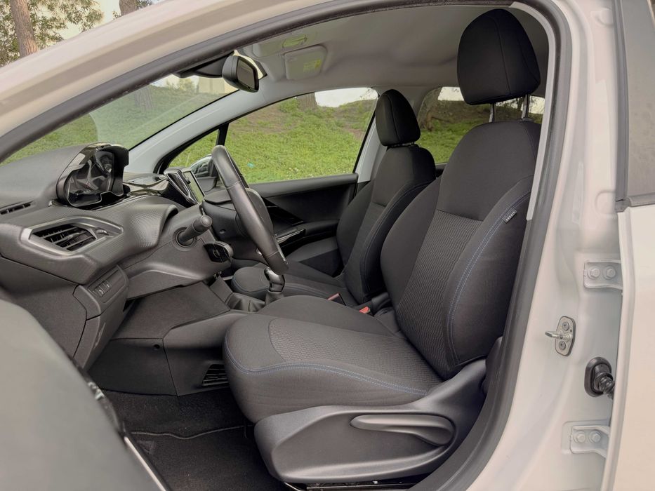 desde 165€ Mês # Peugeot 208 1.5 BlueHDi Signature 102cv # 2019/06