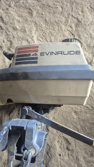 Лодочний мотор Suzuki Evinrude Jonson