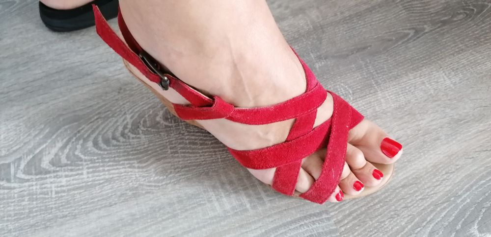 Buty czerwone na koturnie 38/39