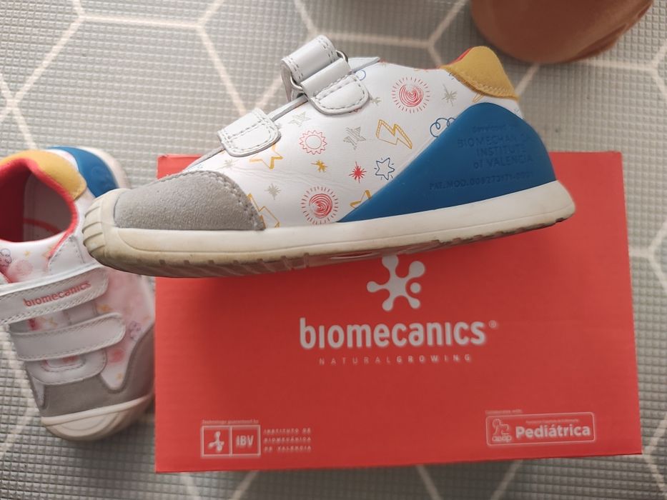 Buty dziecięce Biomecanics rozm 25, 16cm
