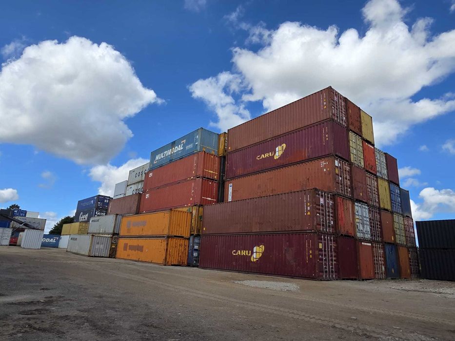 Wynajem kontenerów  / garaż / magazyn