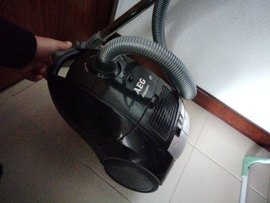 Aspirador AEG de saco