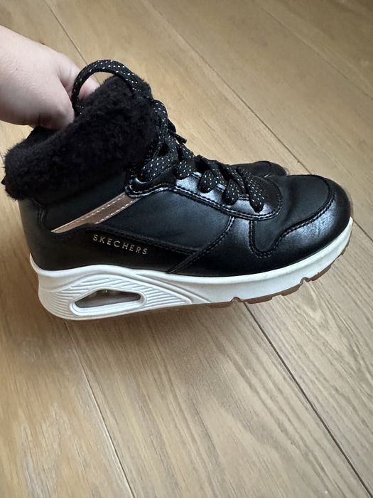 Ботинки для дівчини skechers