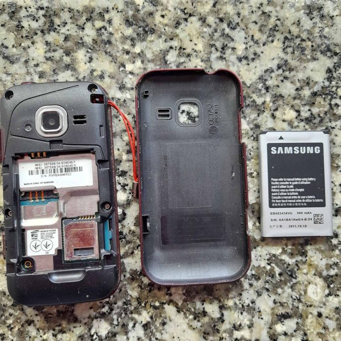 Мобильный телефон Смартфон Samsung Galaxy J1 2016