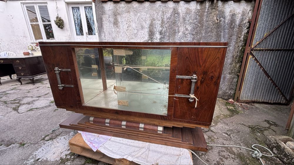 Aparador em madeira art deco