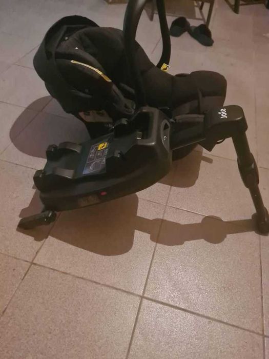 Carrinho Bébé marca NUNA + ovo JOIE e base isofix