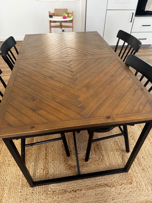 Aparador + mesa + cadeiras