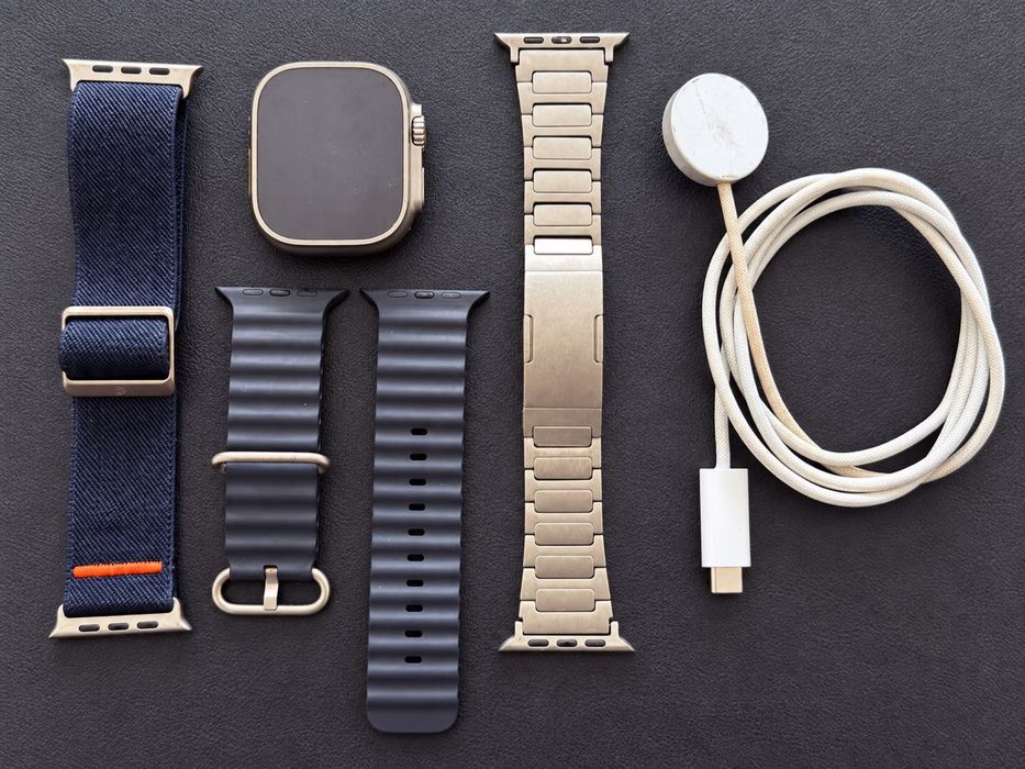 Apple Watch Ultra 1 49 mm Titânio + 3 braceletes e carregador