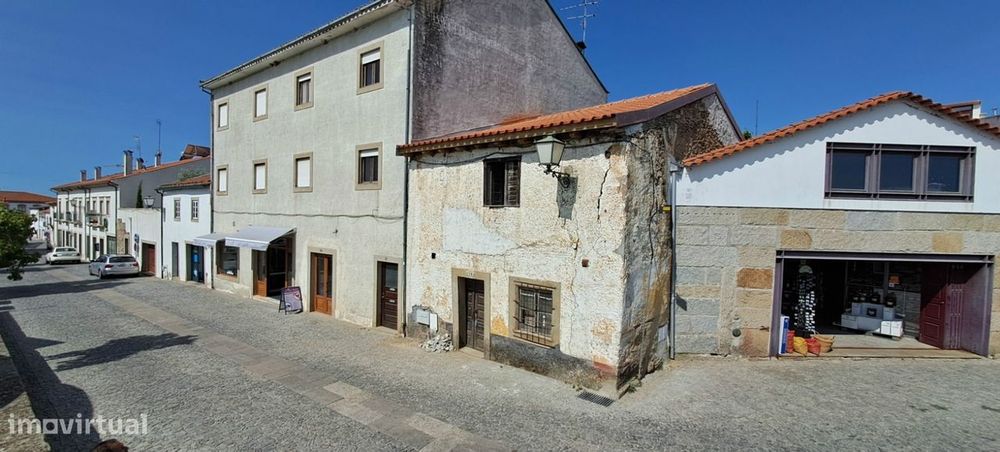 Moradia para Restaurar, zona histórica de Miranda do Douro
