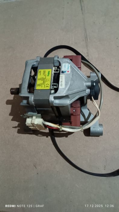 Продам мотор к стиральной машинки INDESIT !!!