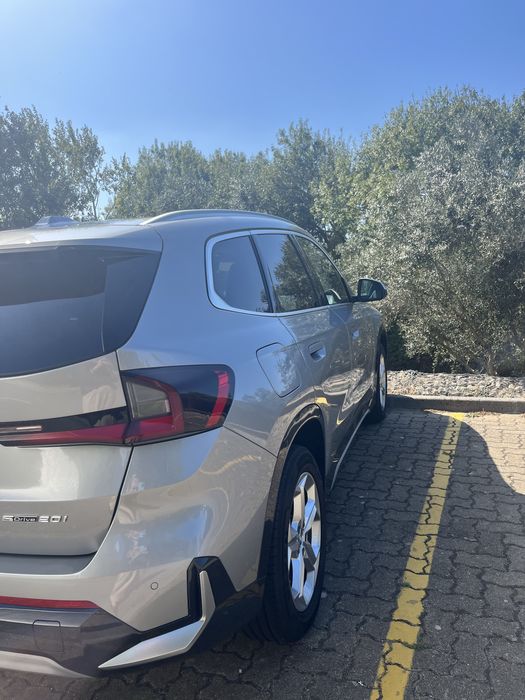 BMW X1 sDrive 20i — Teto Panorâmico e Car play