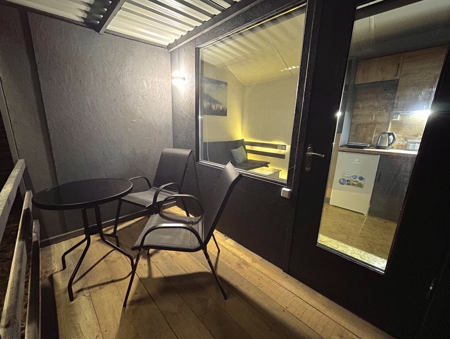 Відпочинок на природі у сучасному міні-будиночку.  Для двох