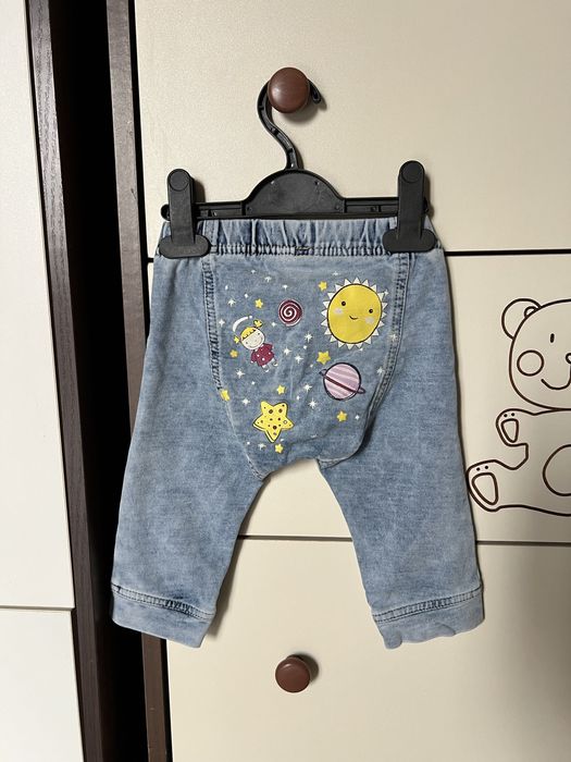 BENETTON spodnie jeansowe chłopięce 6/9 msc. rozm. 74