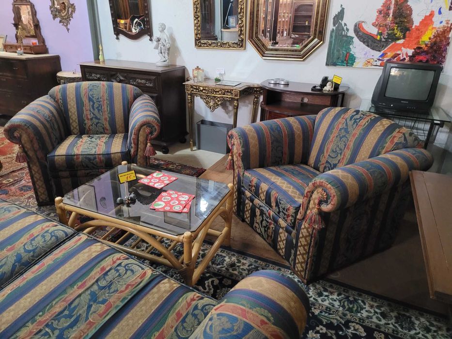 Sofás individuais clássicos - óptimo estado - Valor unitário