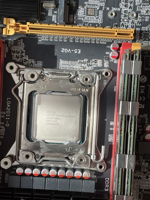 Комплект,Мат плата,процессор,оперативная память,и башня